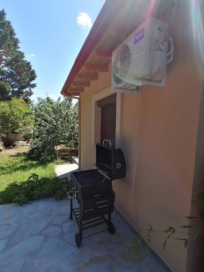 Villa Tiny House By The Sea Nea Skioni Exterior foto