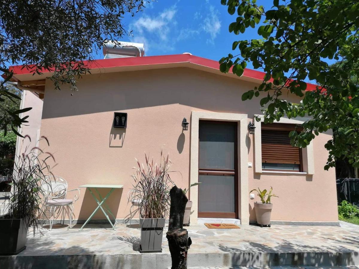 Villa Tiny House By The Sea Nea Skioni Exterior foto