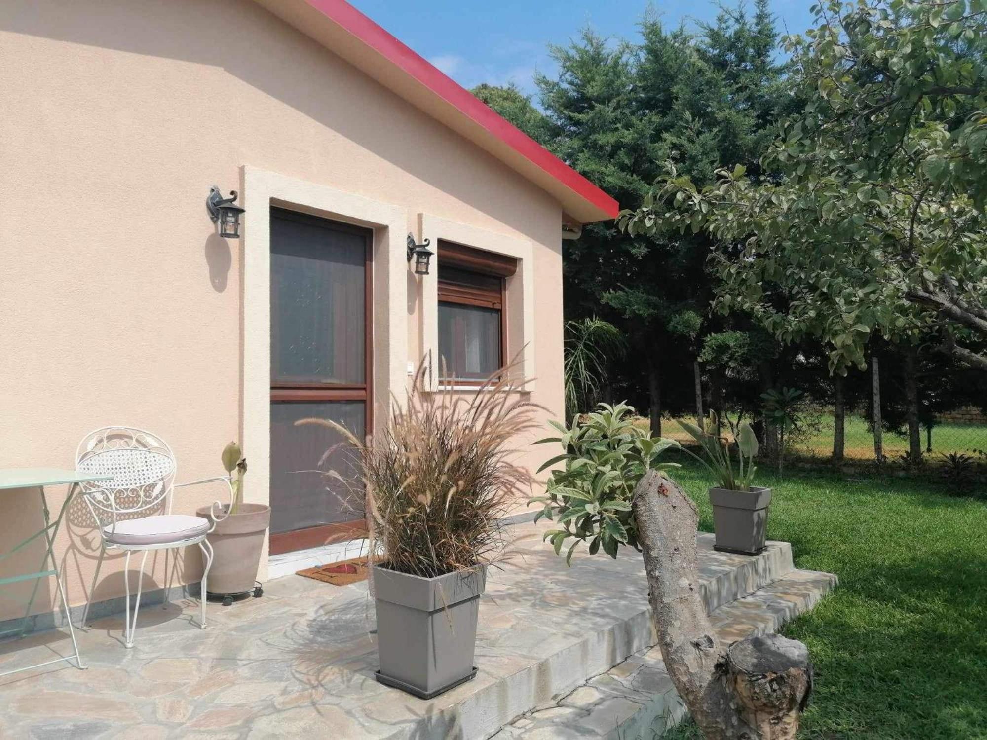 Villa Tiny House By The Sea Nea Skioni Exterior foto